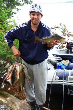 Рыбалка в Томской области на озере Васильево.