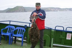 Морская рыбалка на Камчатке. Палтус 17 кг.