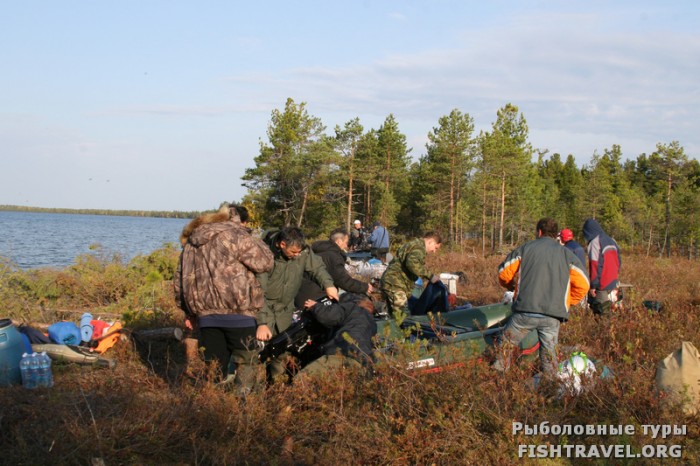 после прилета, собираем ПВХ лодки